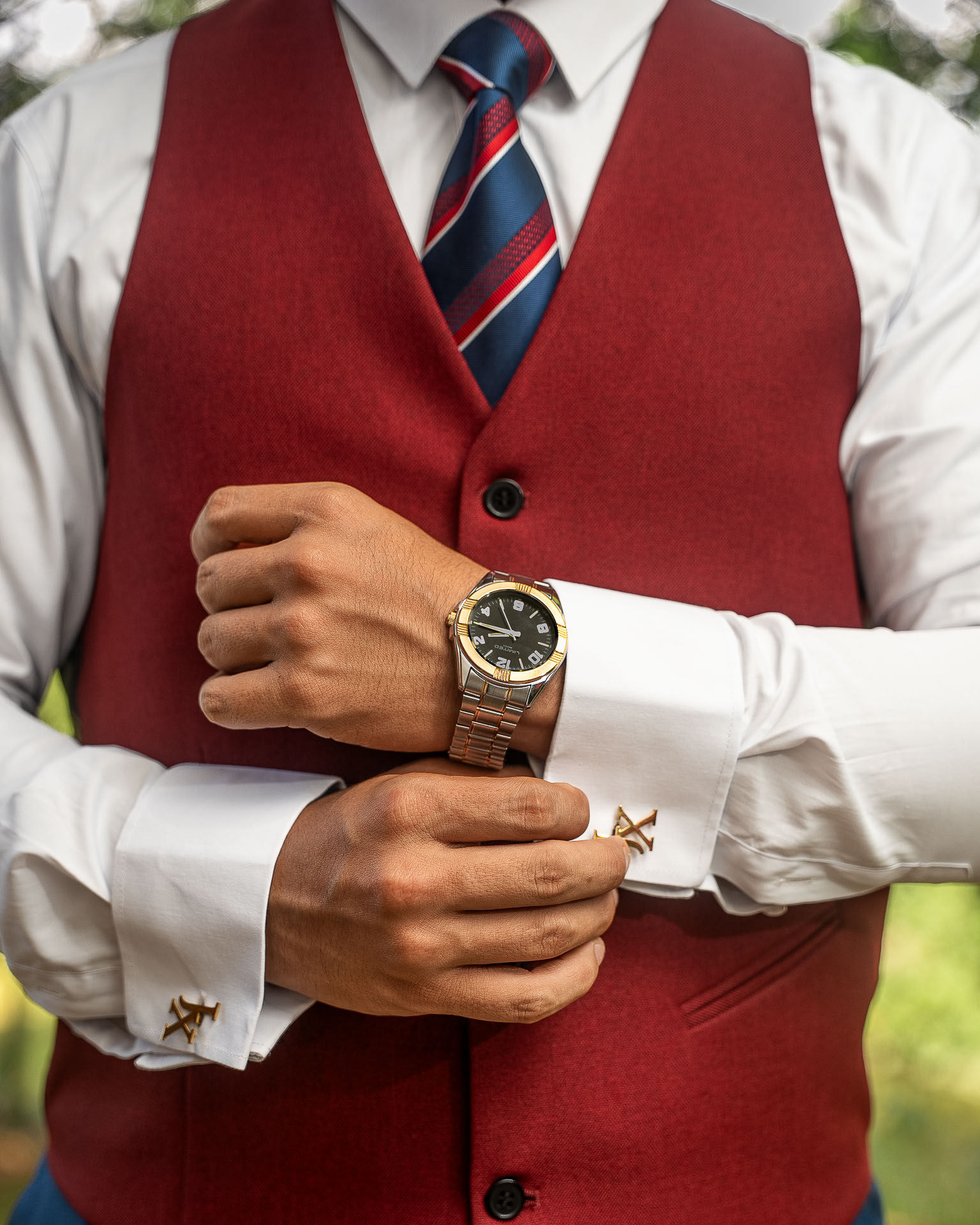 Detalle traje